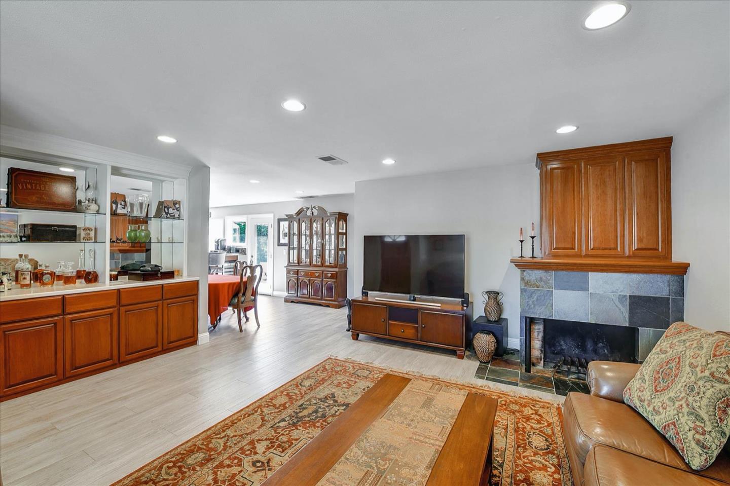 Neighborhood Neighborhood-42