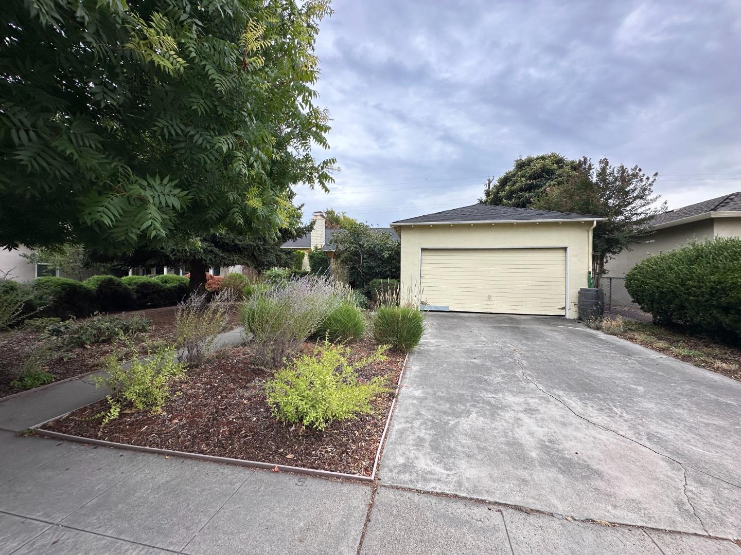 Neighborhood-3