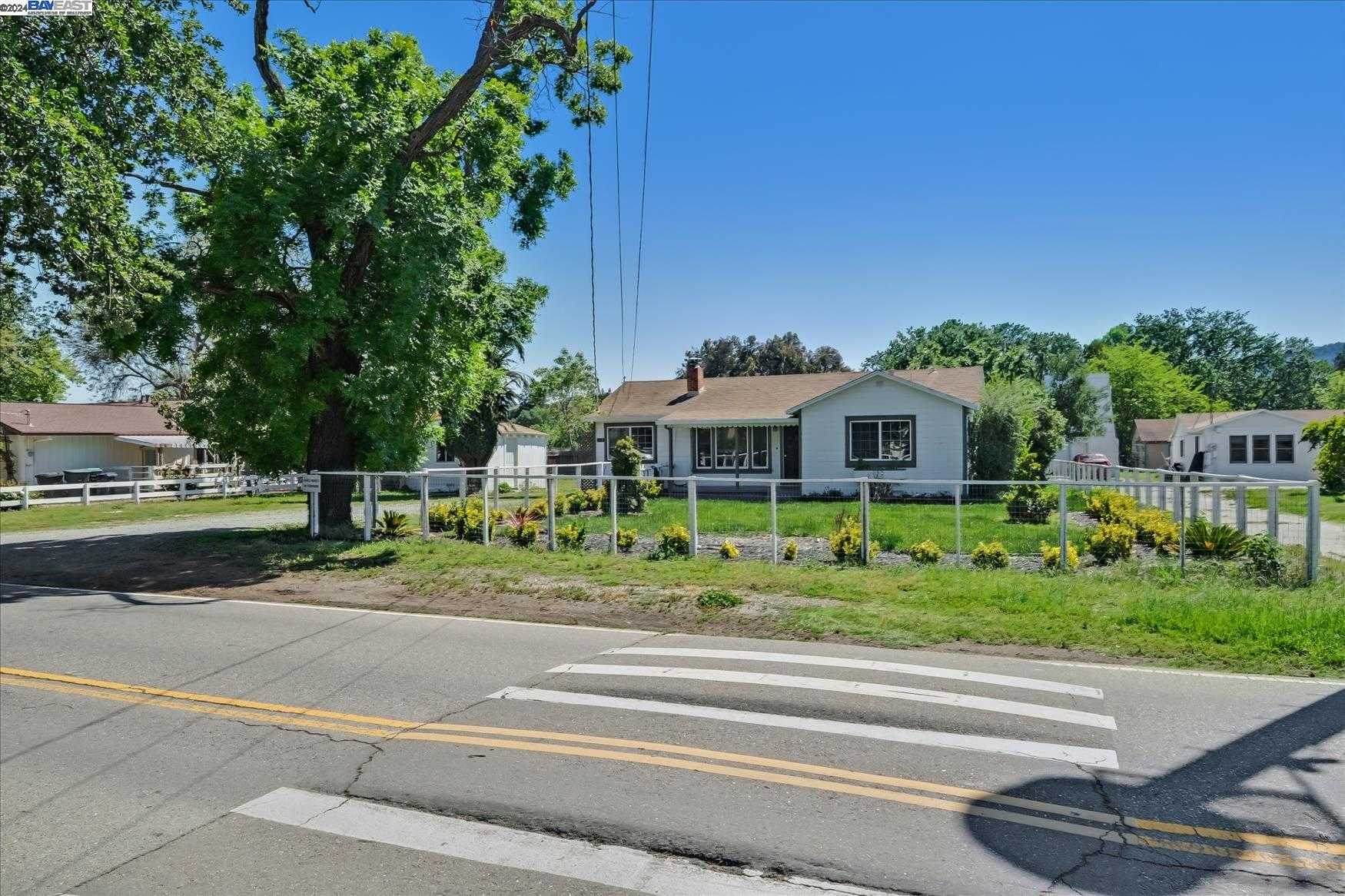 Neighborhood Neighborhood-3