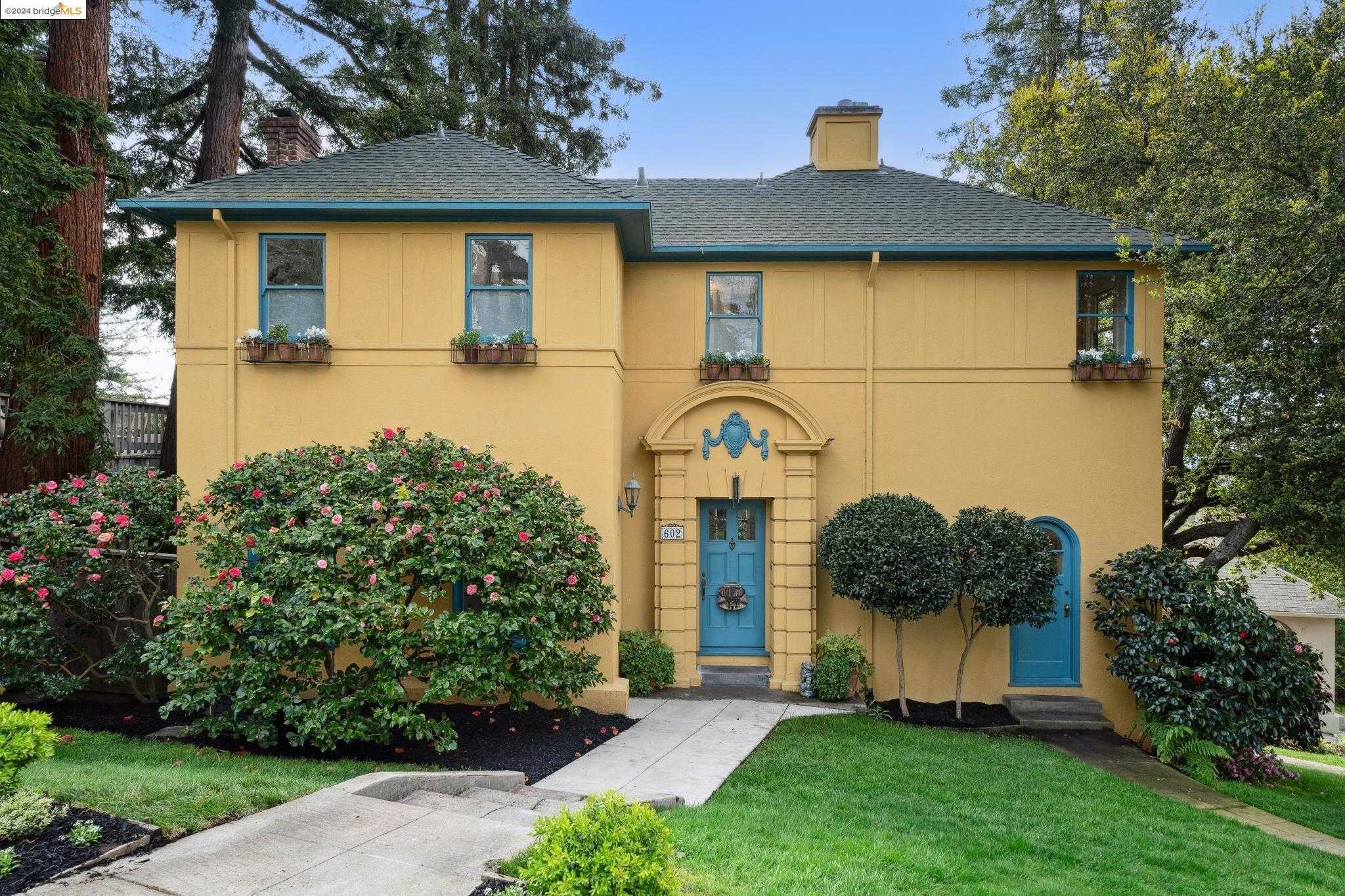 Neighborhood Neighborhood-16