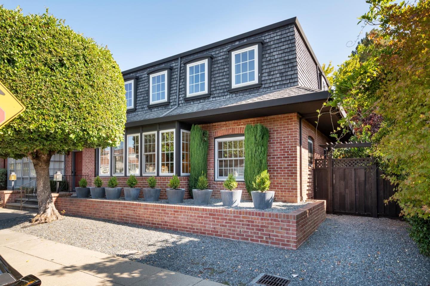 Neighborhood Neighborhood-8