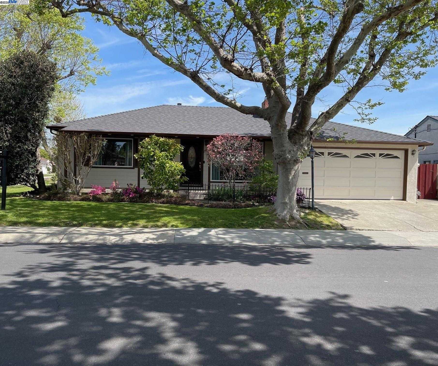 Neighborhood Neighborhood-60