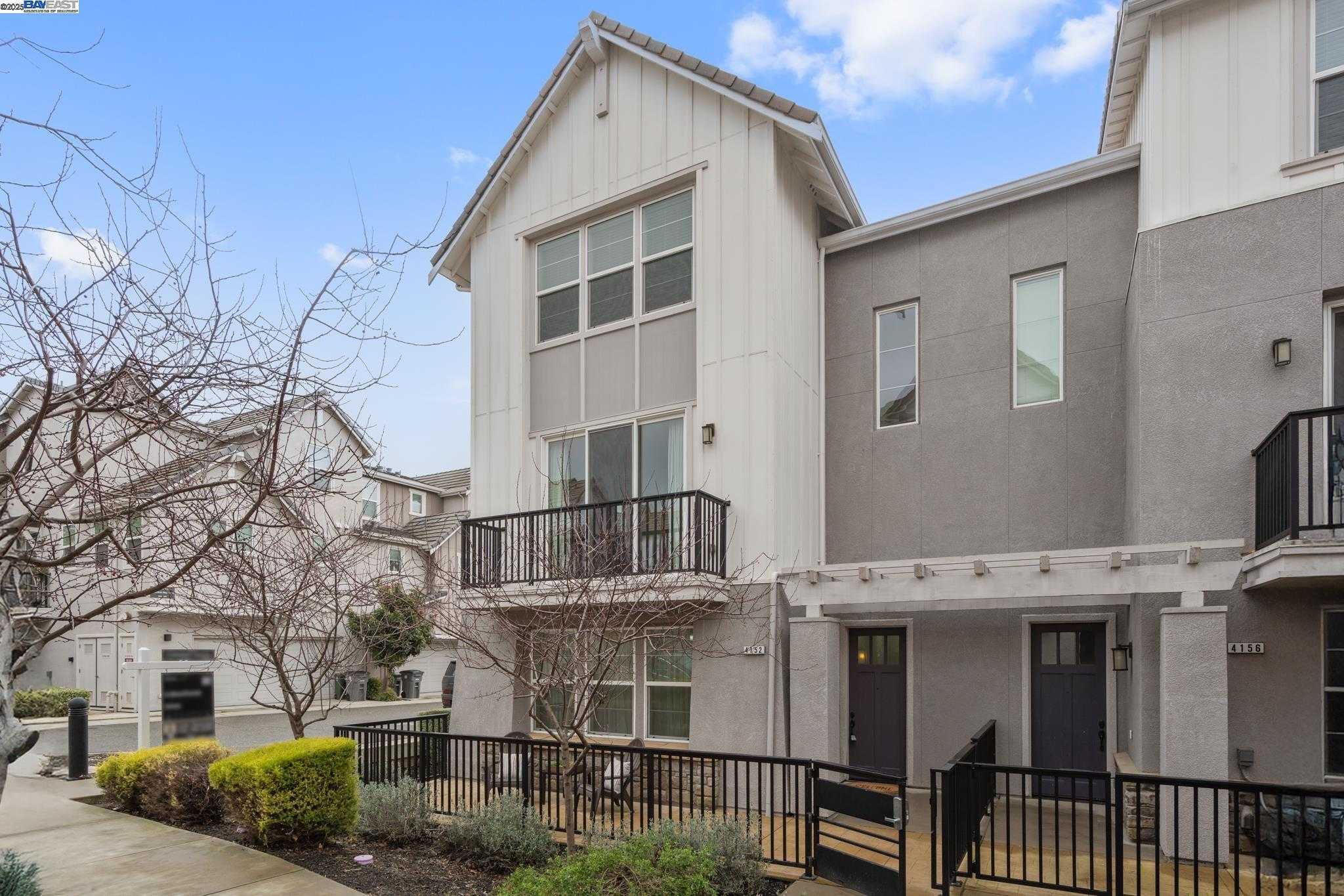 Neighborhood Neighborhood-22