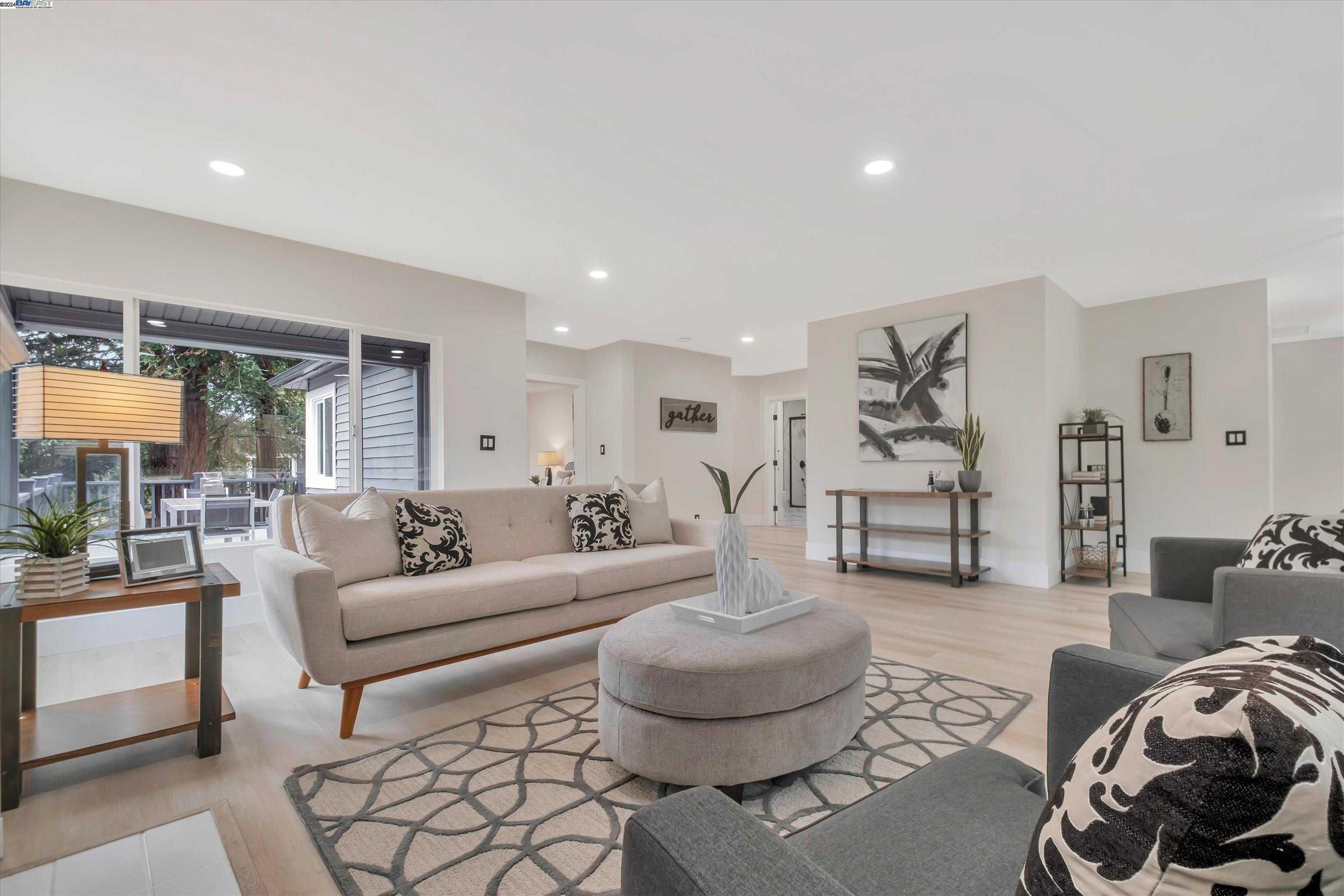 Neighborhood Neighborhood-6