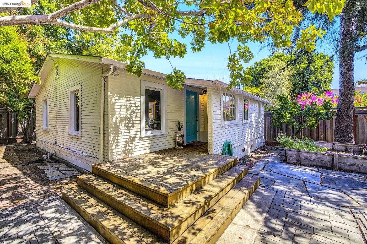 Neighborhood Neighborhood-8