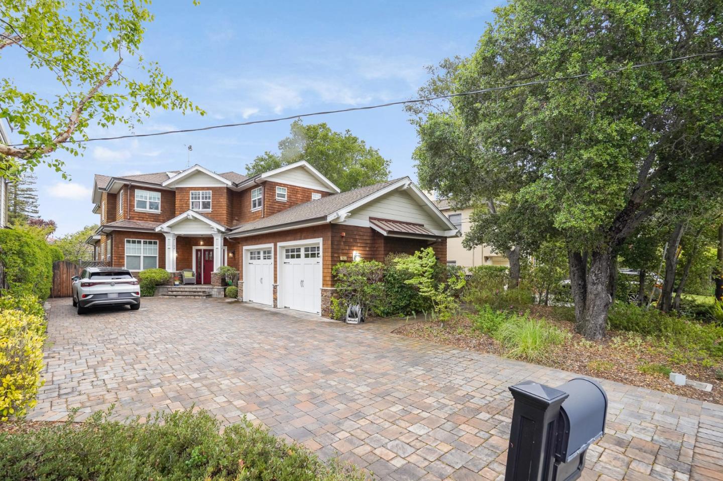 Neighborhood Neighborhood-122