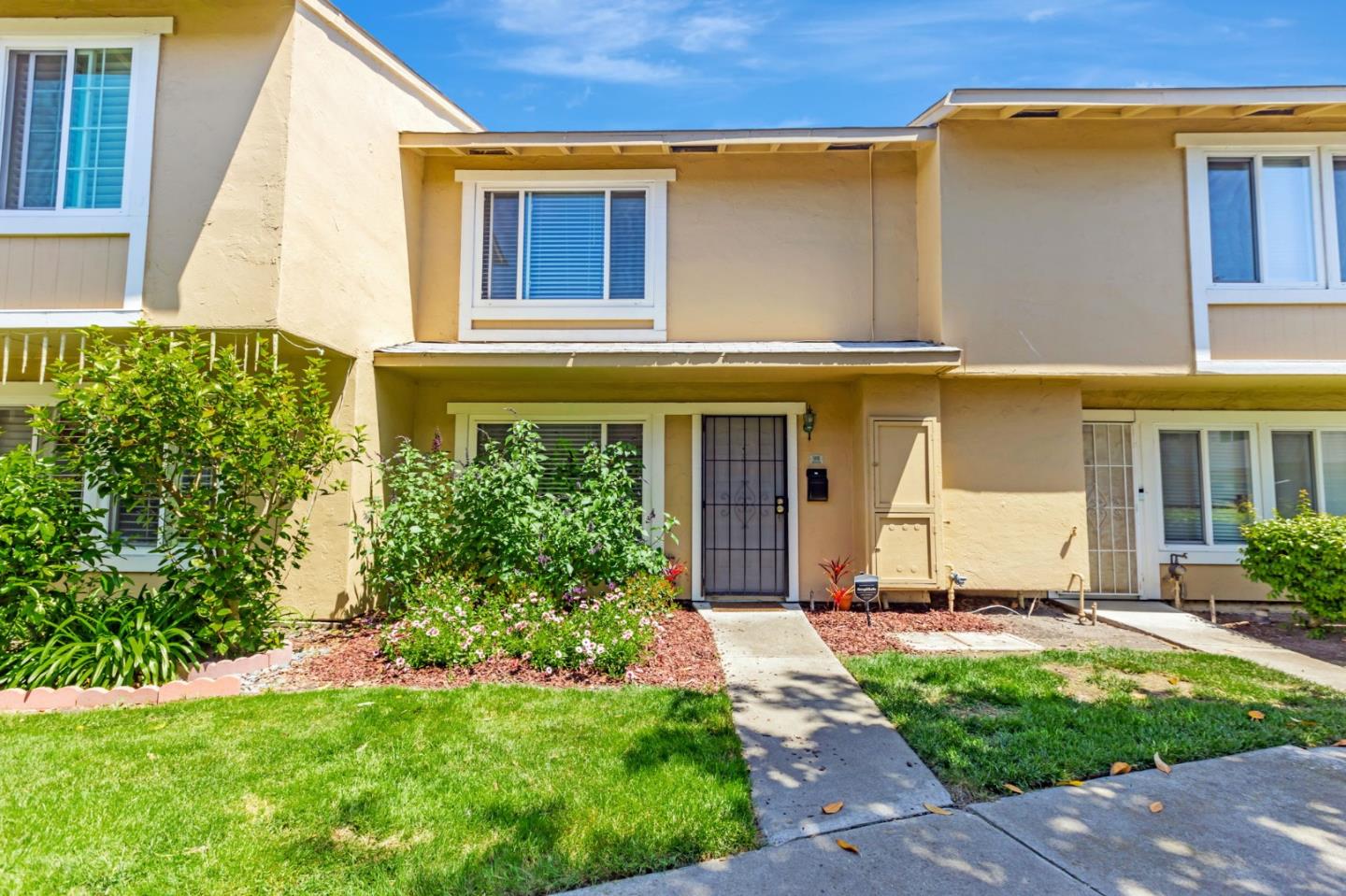 Neighborhood Neighborhood-18