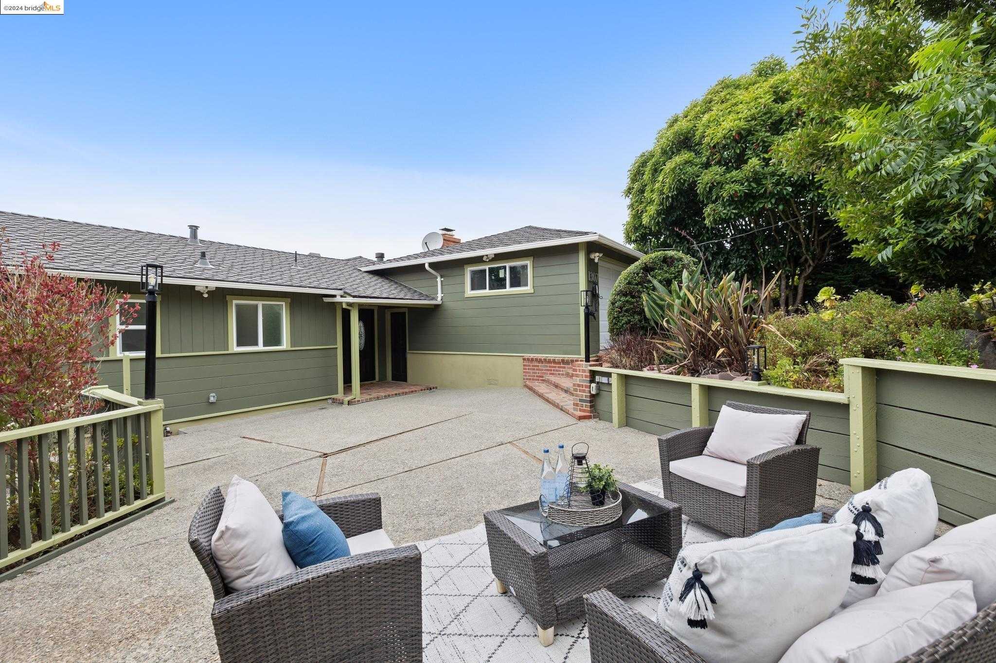 Neighborhood Neighborhood-8