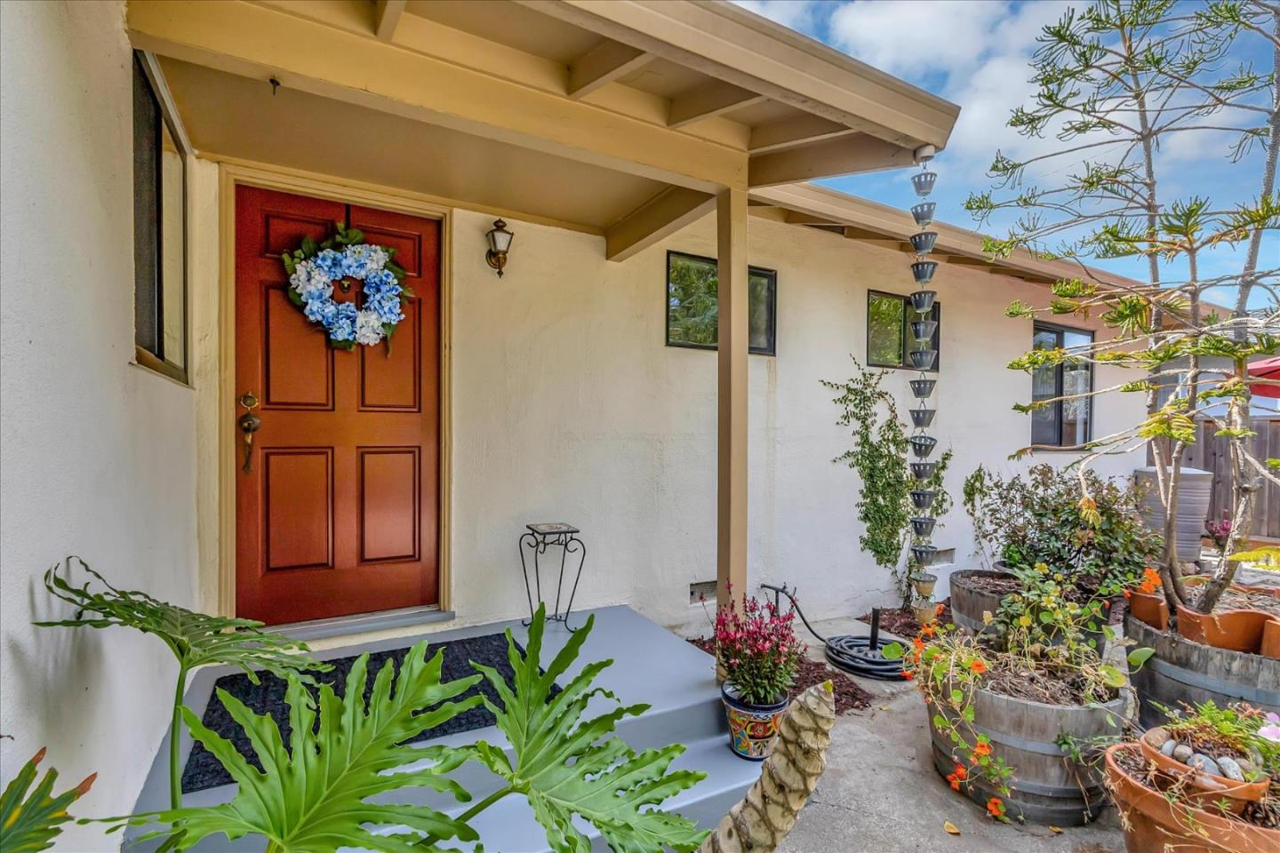 Neighborhood Neighborhood-34