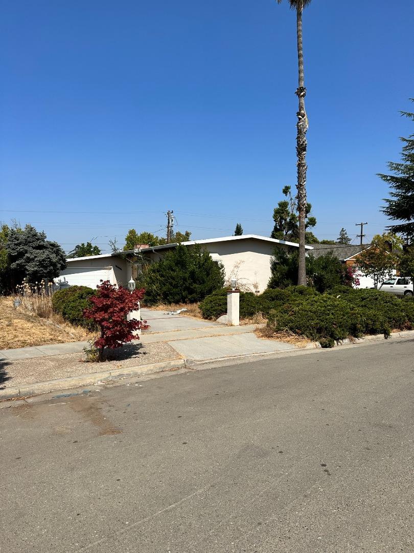 Neighborhood Neighborhood-122