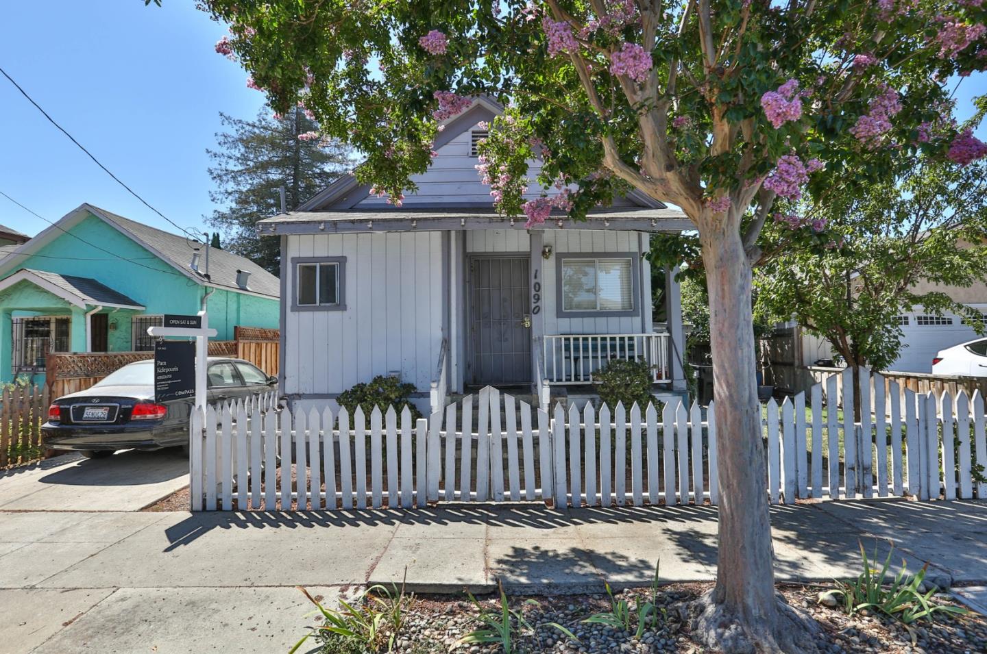 Neighborhood Neighborhood-20