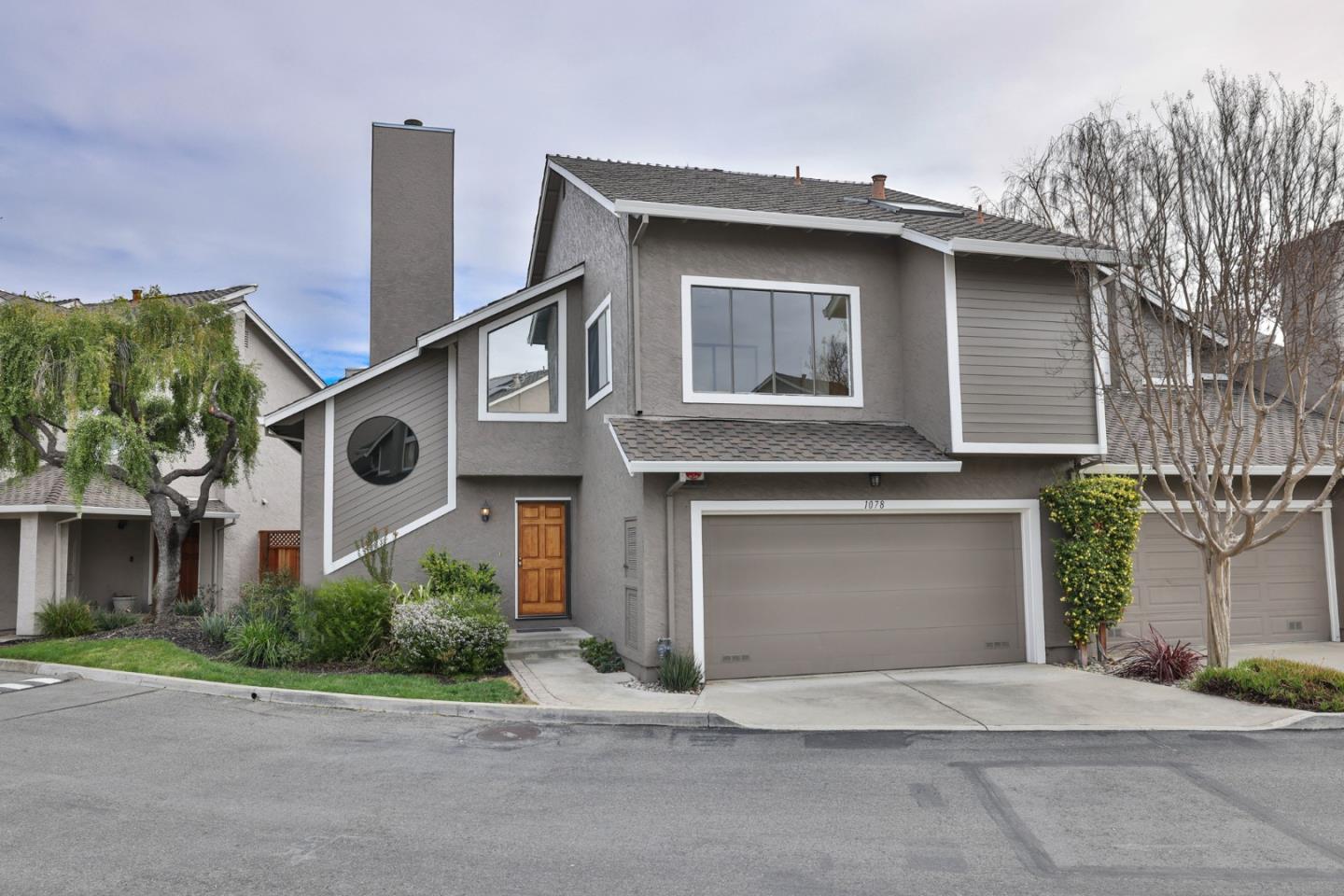 Neighborhood Neighborhood-20