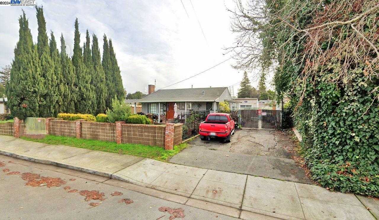 Neighborhood Neighborhood-8