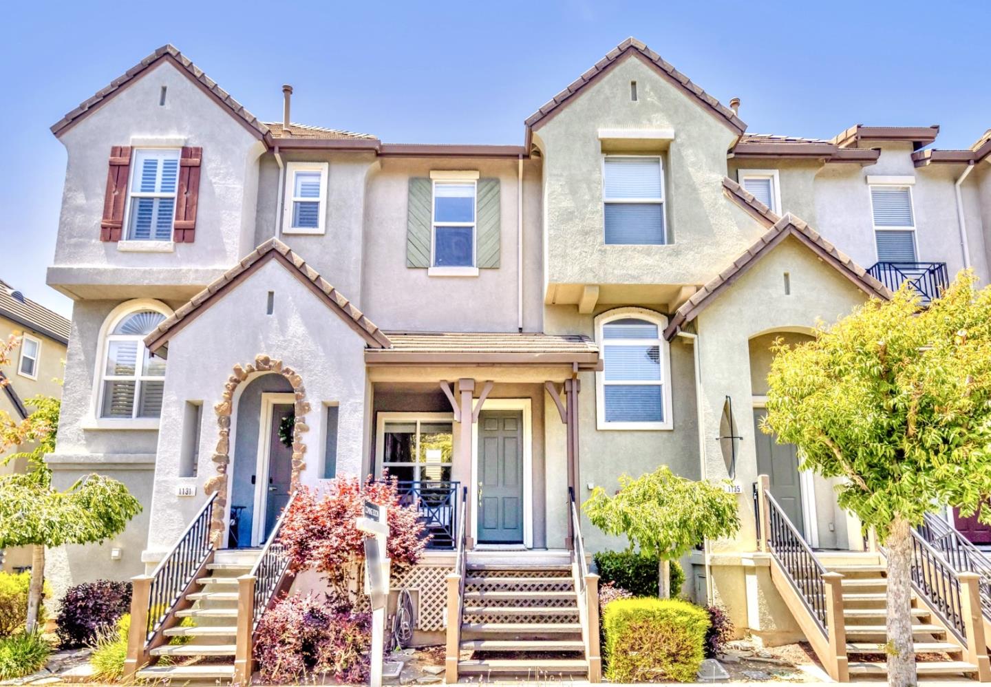 Neighborhood Neighborhood-10