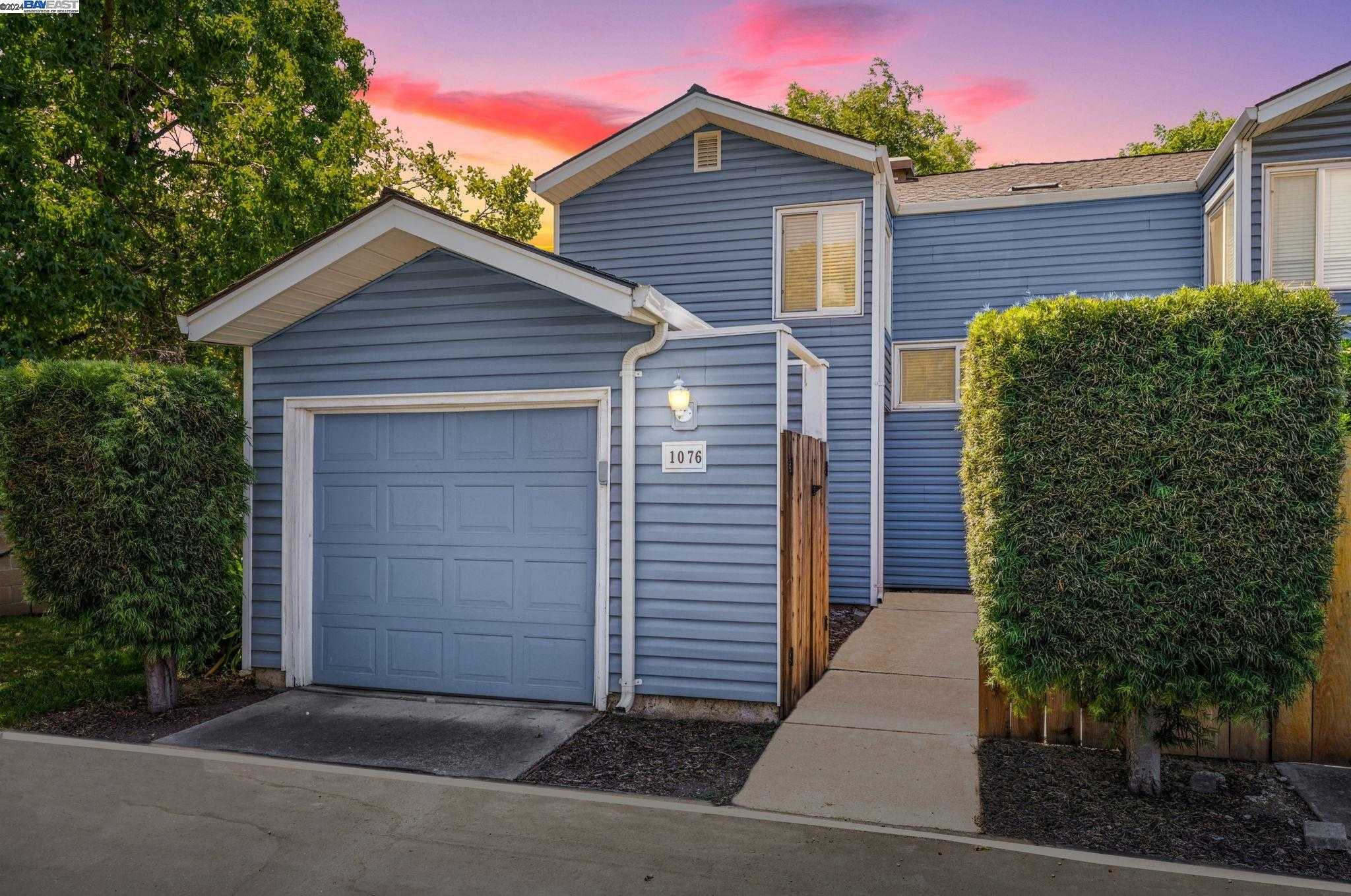 Neighborhood Neighborhood-29