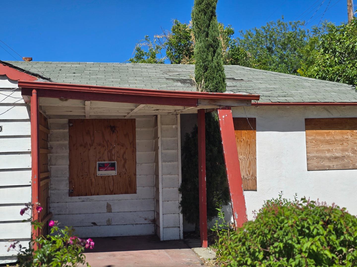 Neighborhood Neighborhood-16