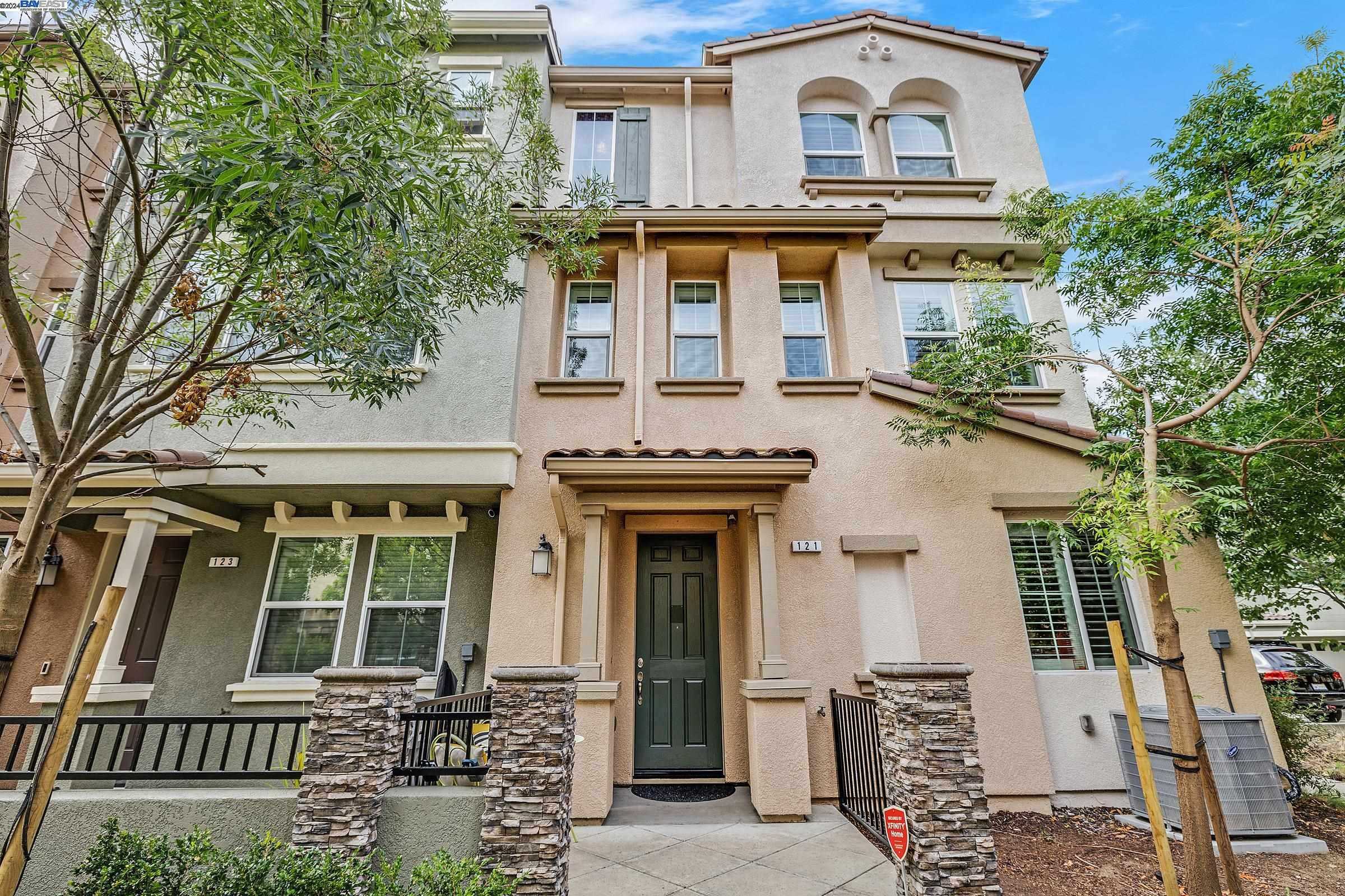 Neighborhood Neighborhood-44