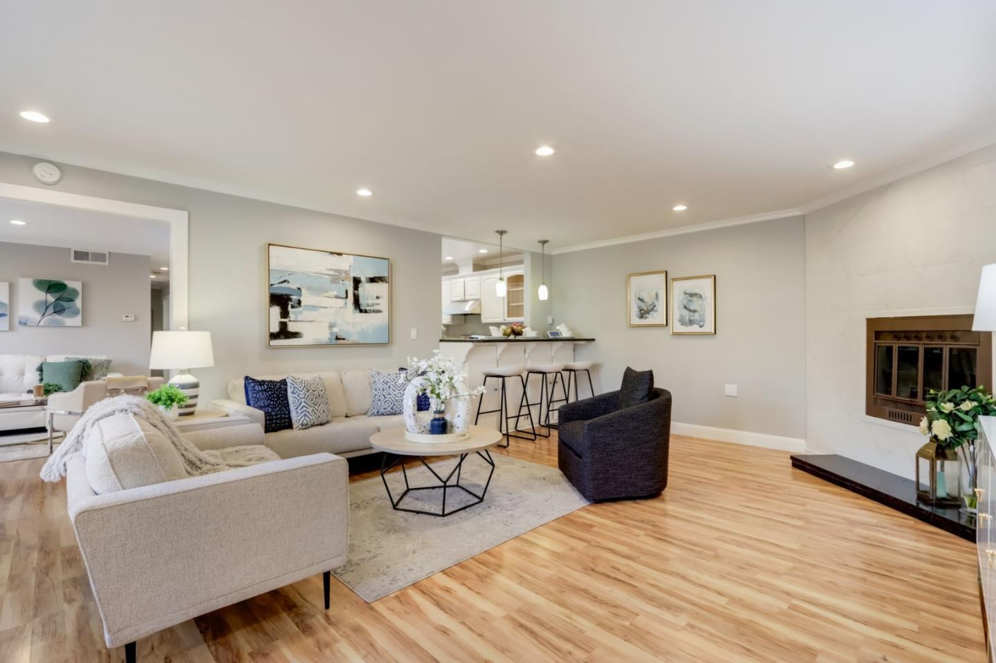 Neighborhood Neighborhood-4