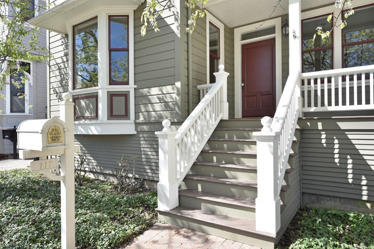 Neighborhood Neighborhood-20