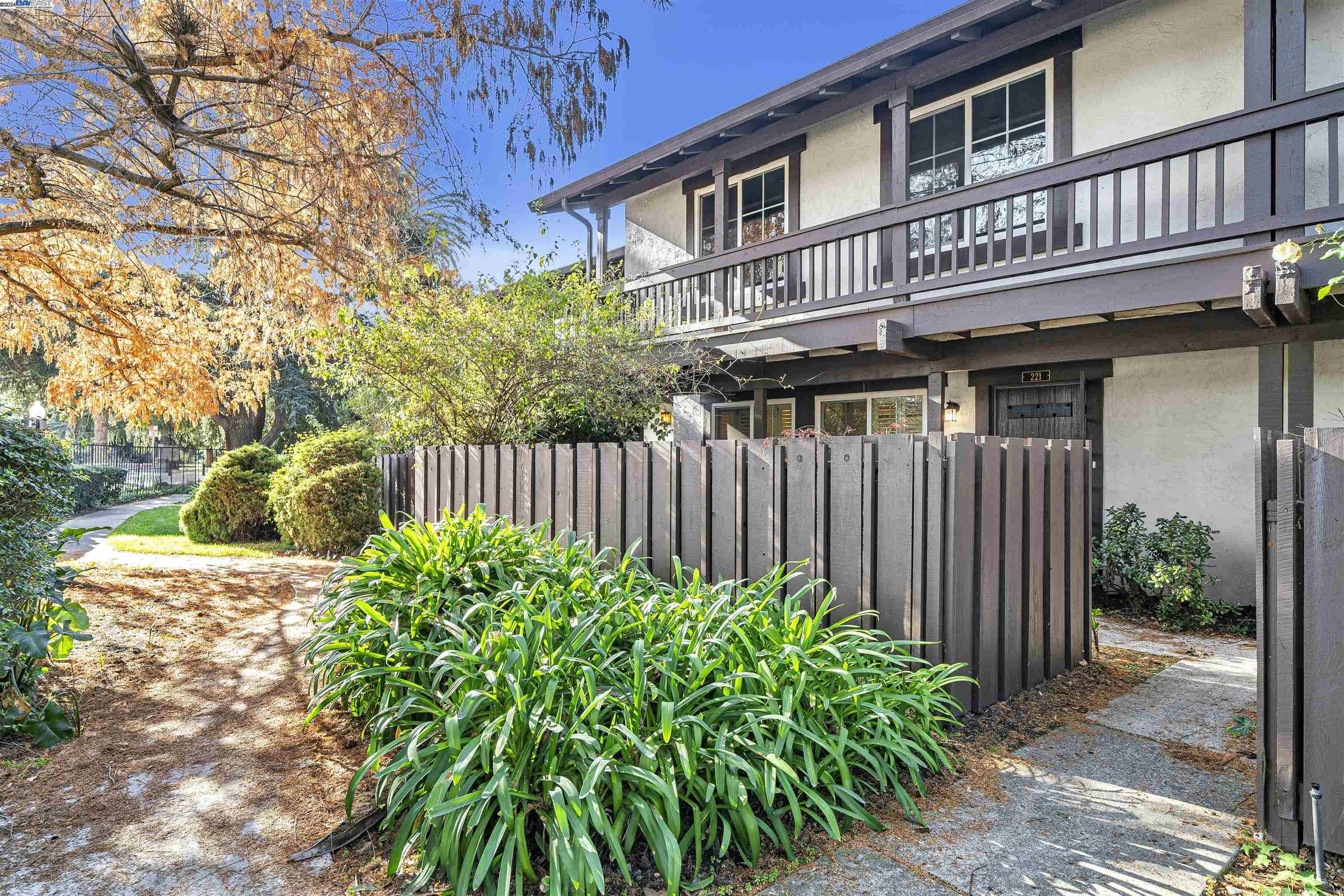 Neighborhood Neighborhood-25