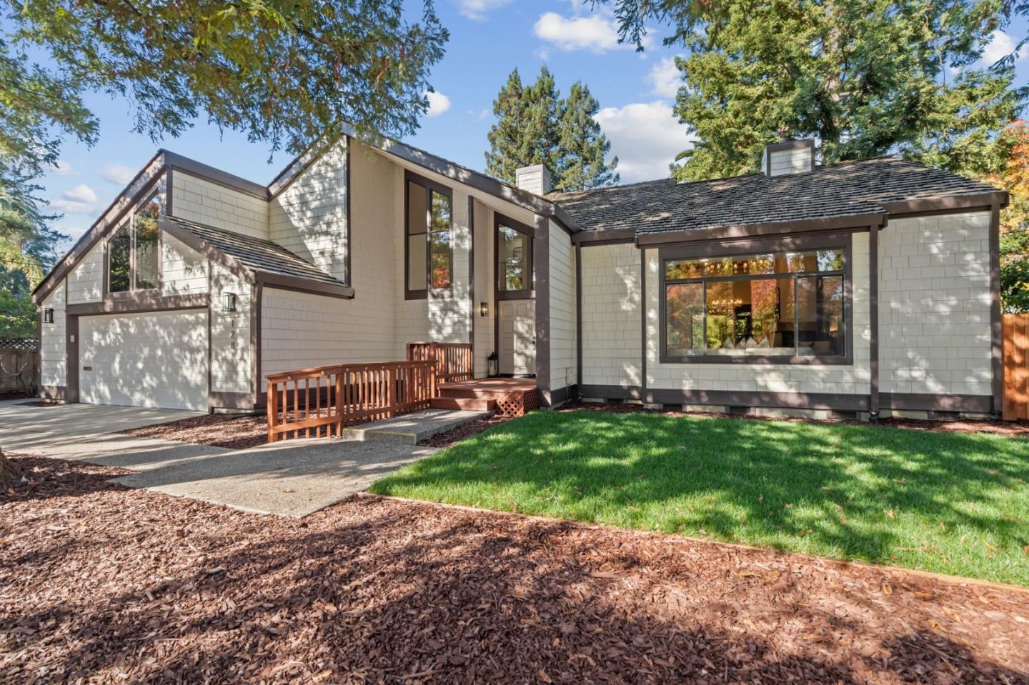 Neighborhood Neighborhood-109