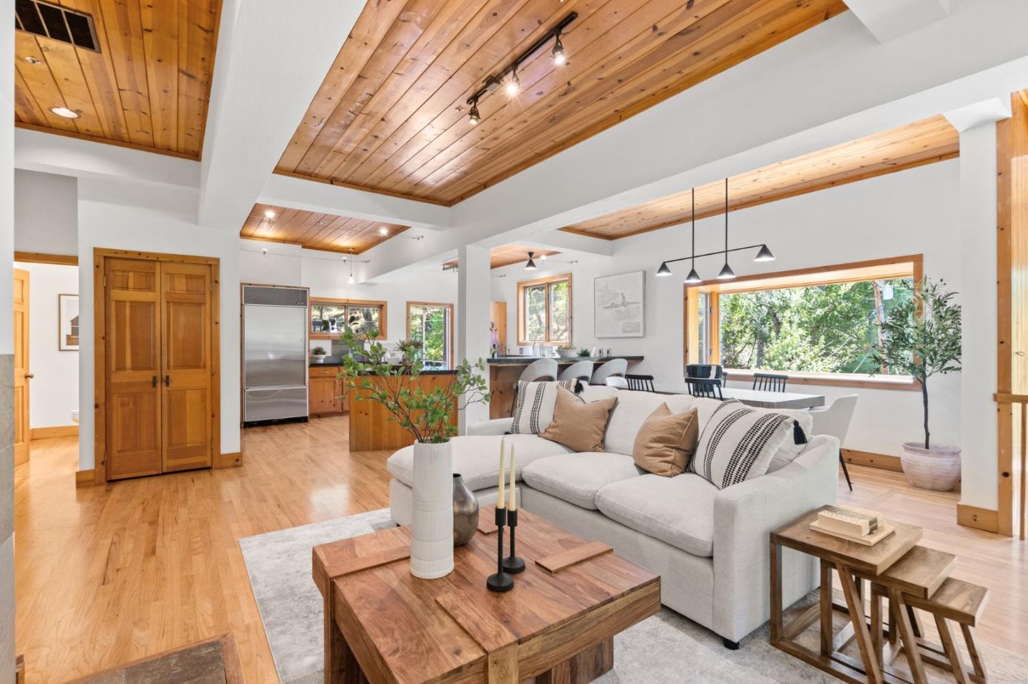 Neighborhood Neighborhood-81