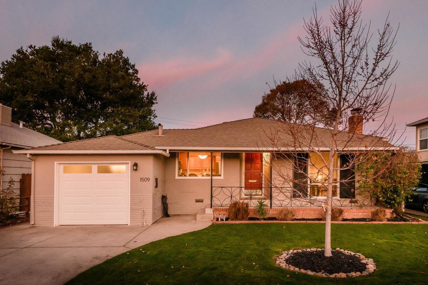 Neighborhood Neighborhood-32