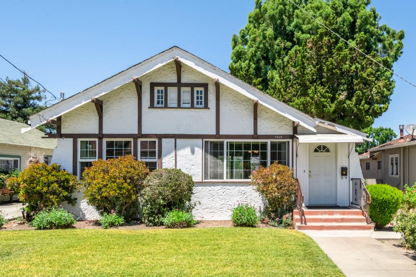 Neighborhood Neighborhood-105