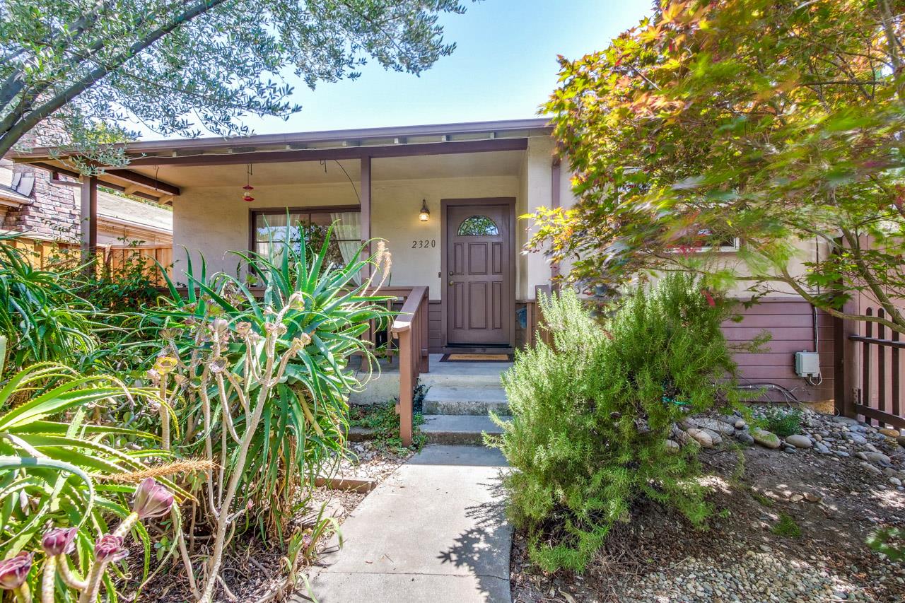 Neighborhood Neighborhood-76