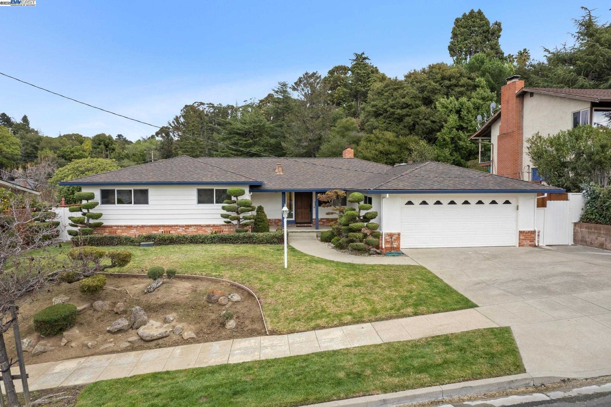 Neighborhood Neighborhood-28