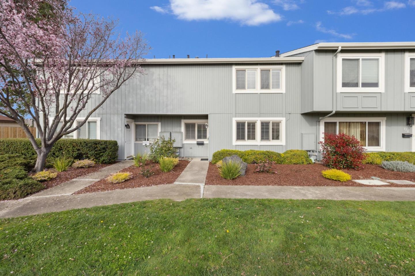 Neighborhood Neighborhood-25