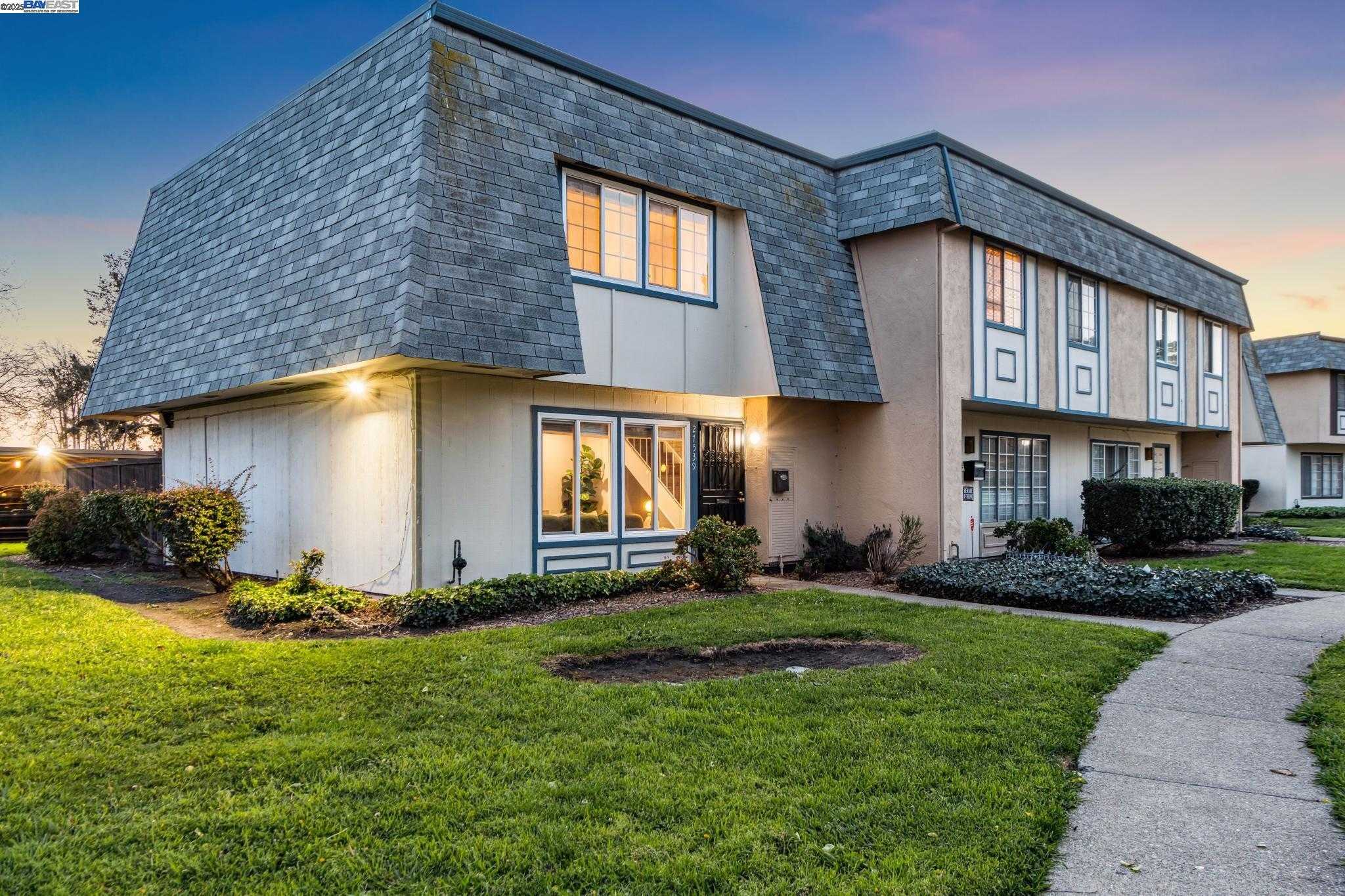 Neighborhood Neighborhood-30