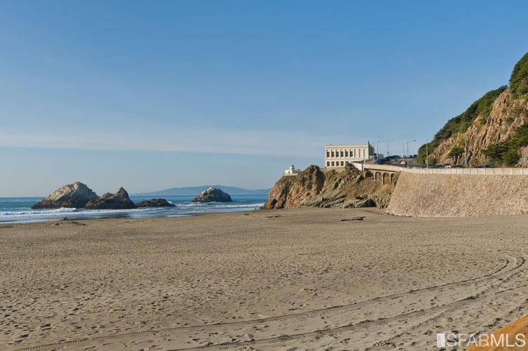 Neighborhood Neighborhood-282