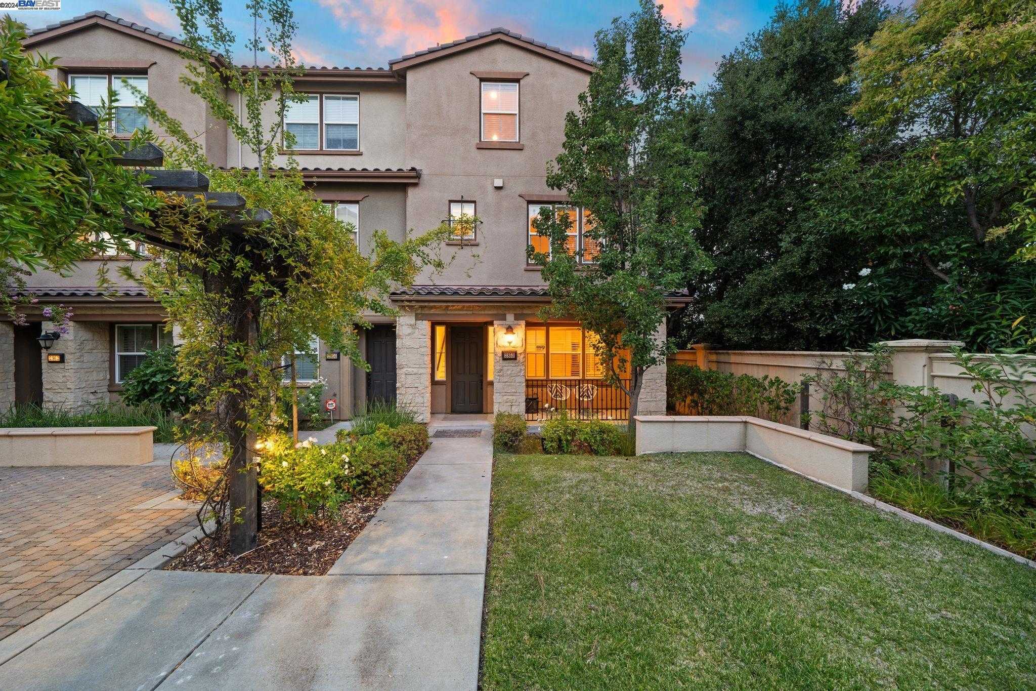 Neighborhood Neighborhood-8