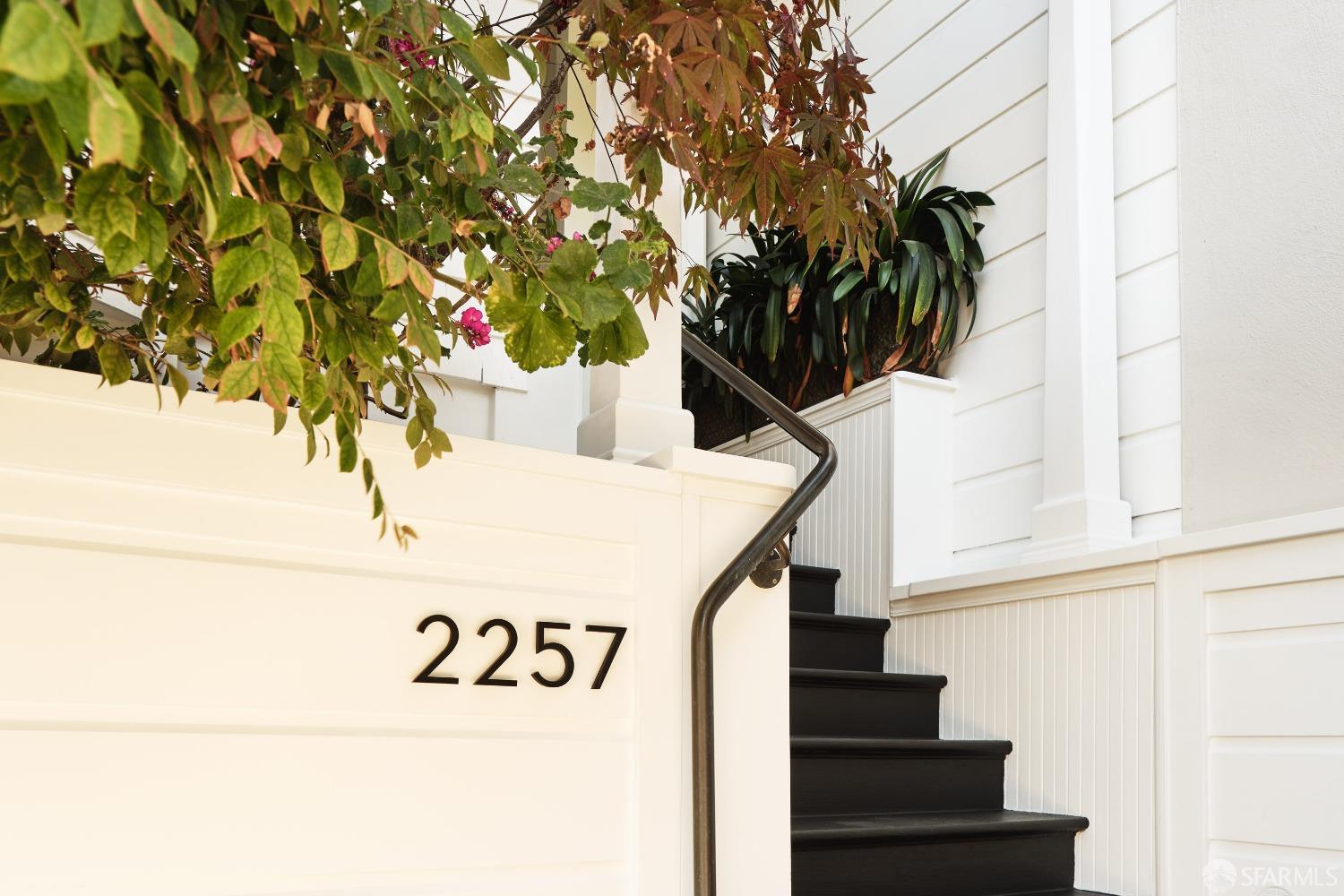 Neighborhood Neighborhood-4