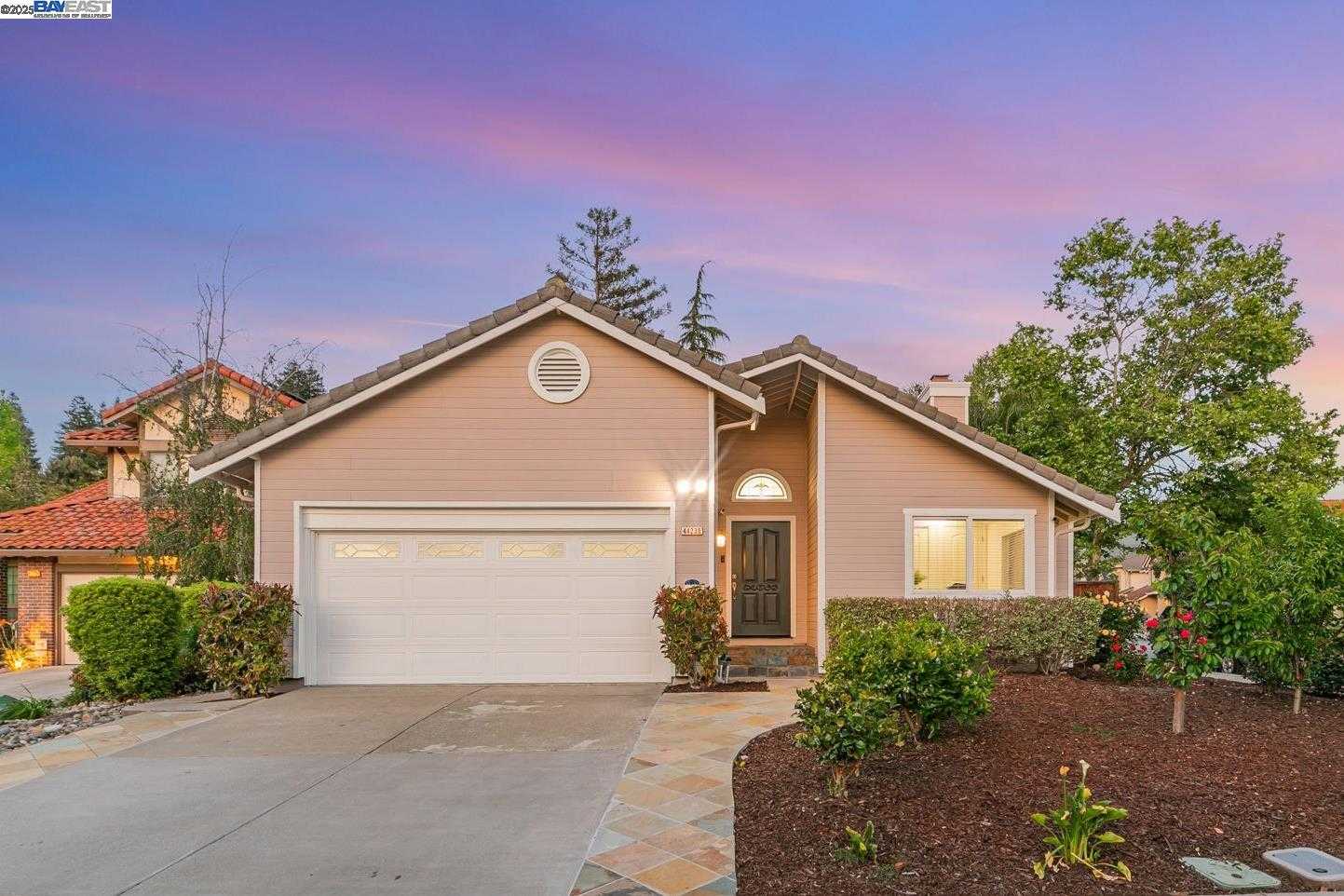 Neighborhood Neighborhood-12