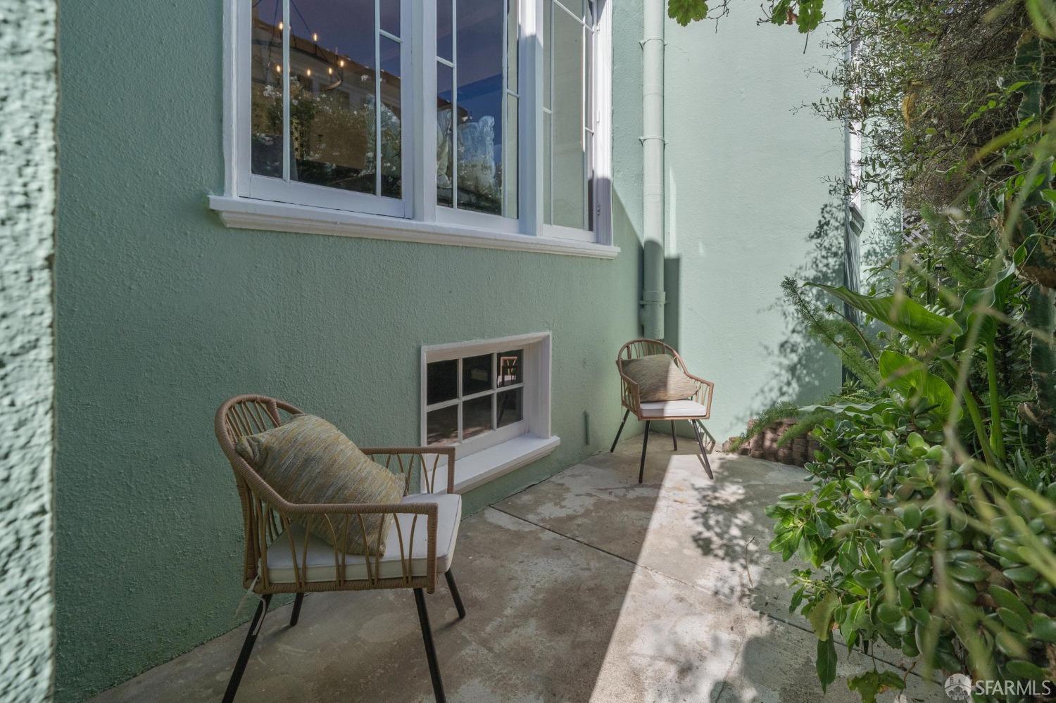 Neighborhood Neighborhood-19