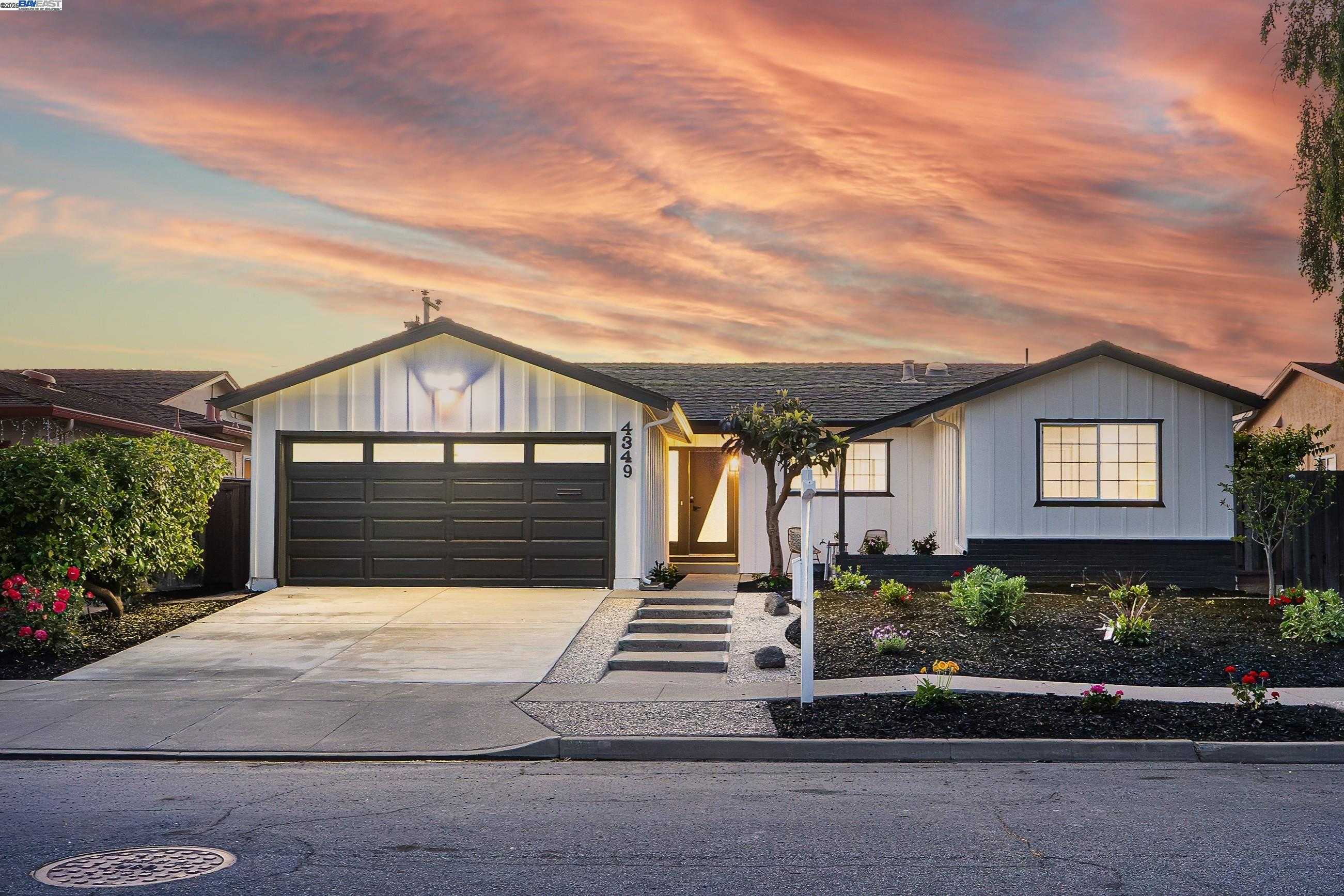 Neighborhood Neighborhood-30