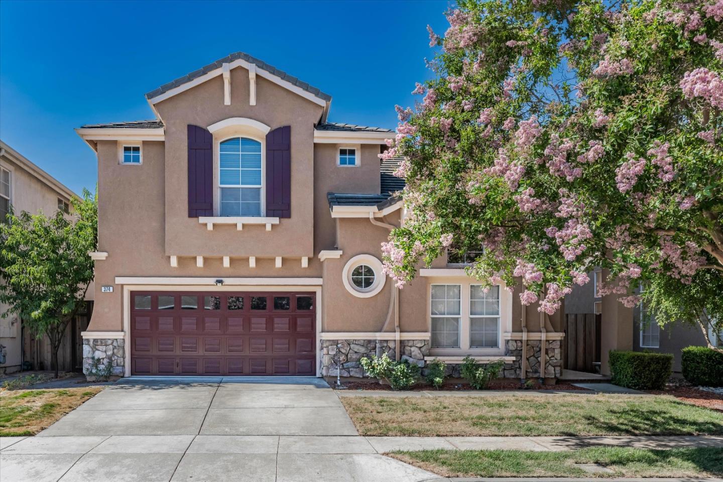 Neighborhood Neighborhood-10