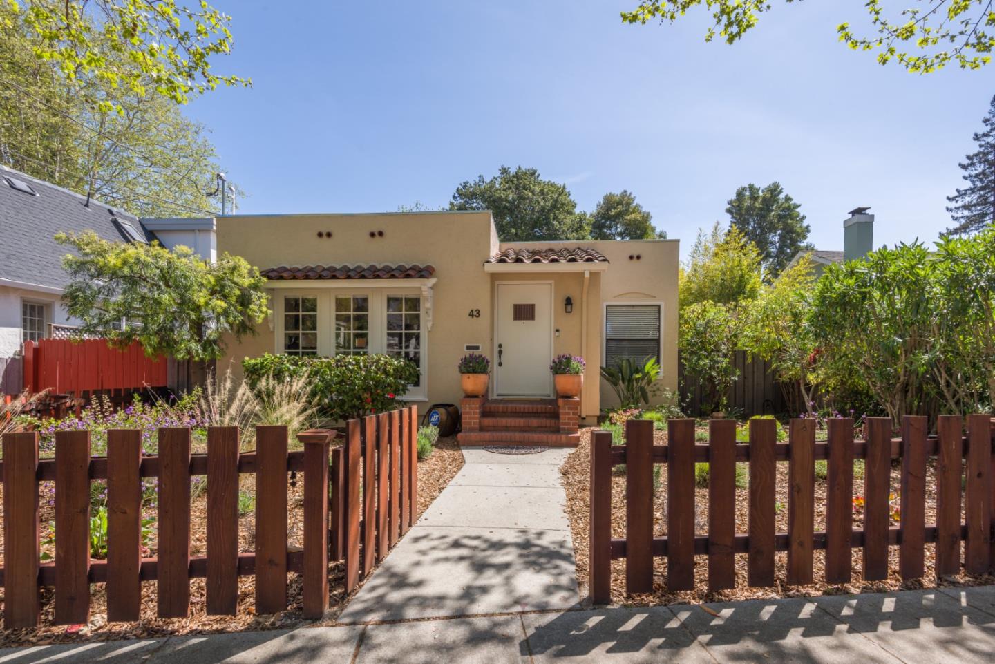 Neighborhood Neighborhood-108