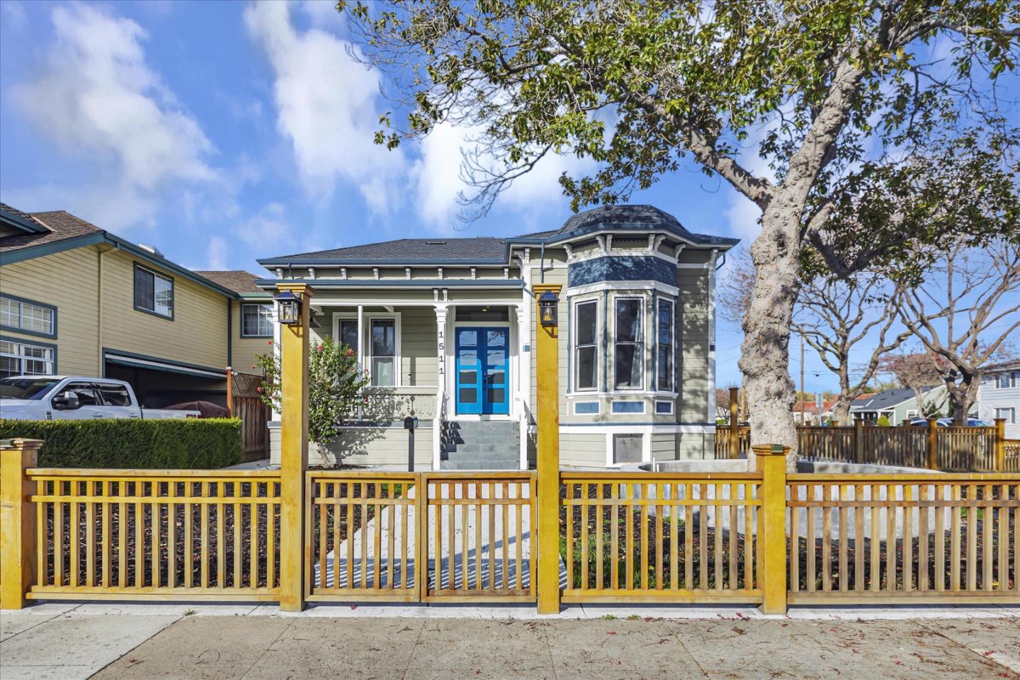 Neighborhood Neighborhood-23