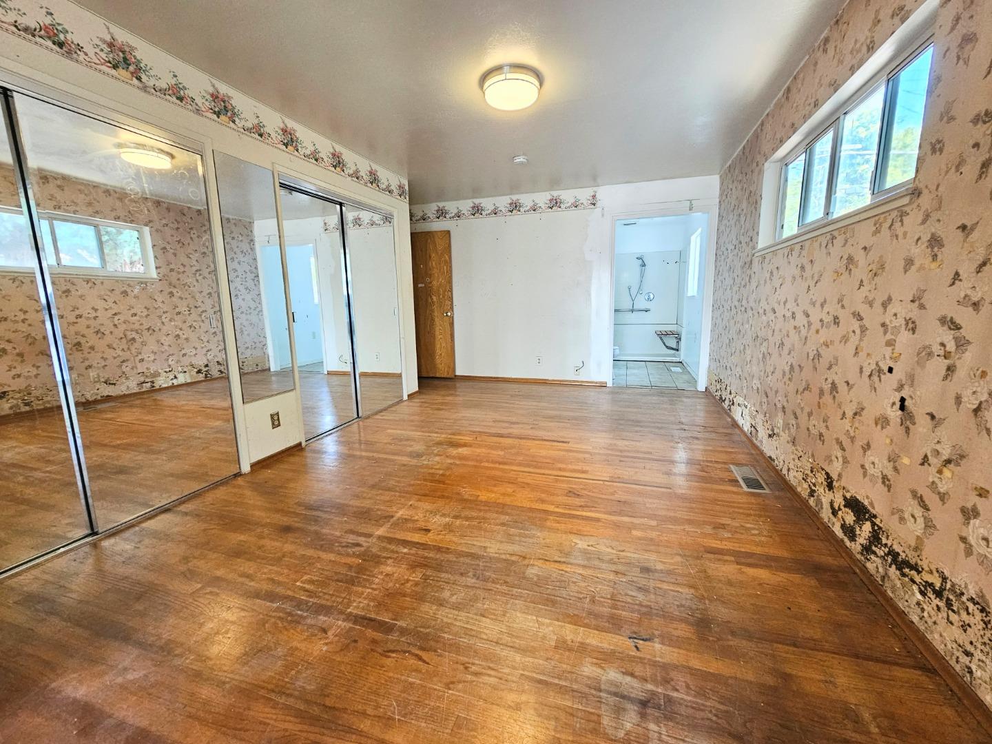 Neighborhood Neighborhood-24