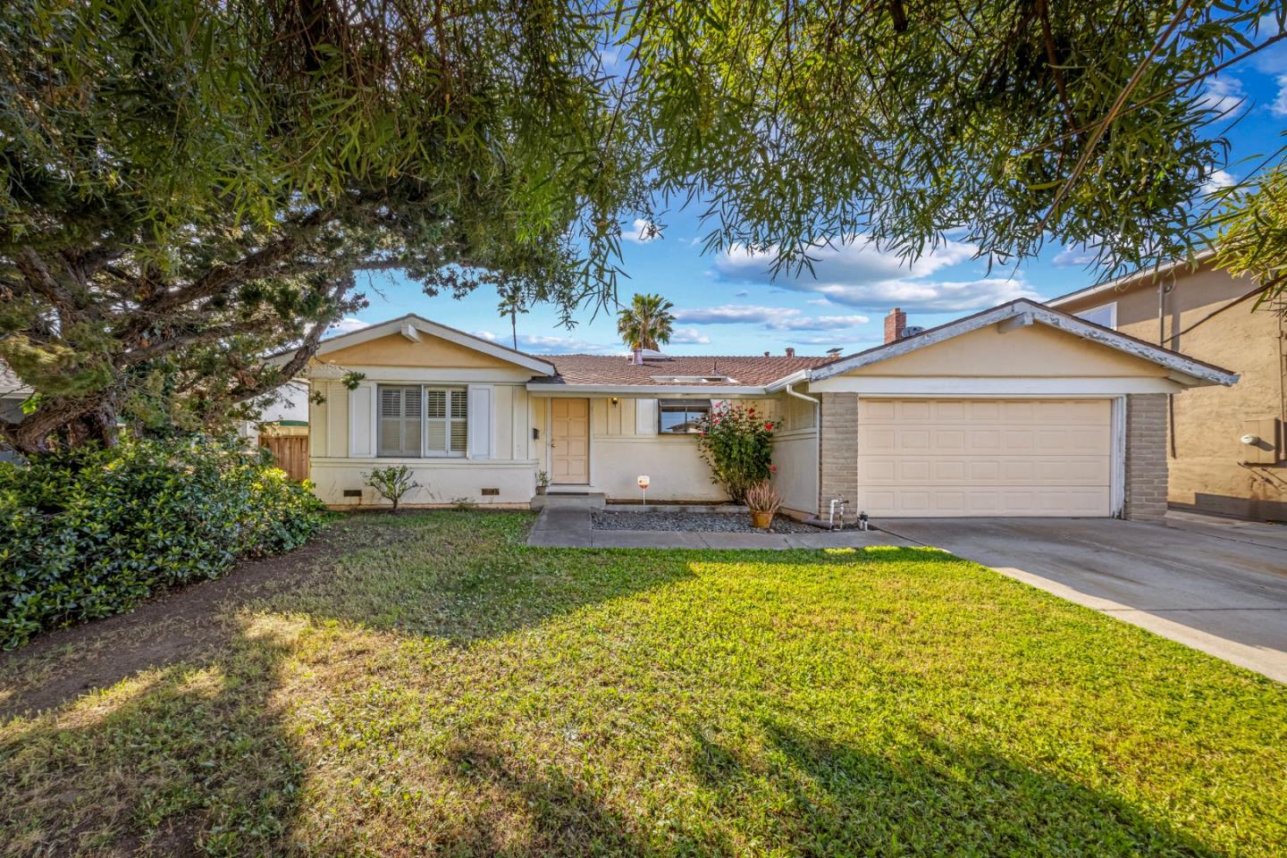 Neighborhood Neighborhood-29