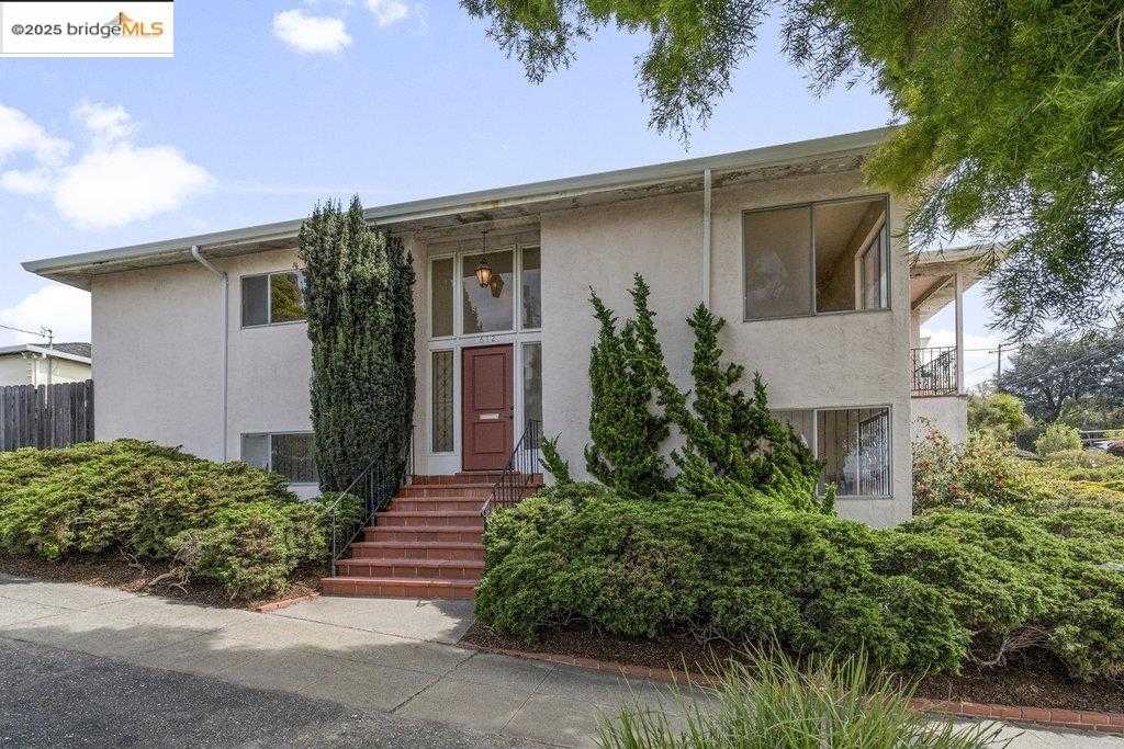 Neighborhood Neighborhood-13