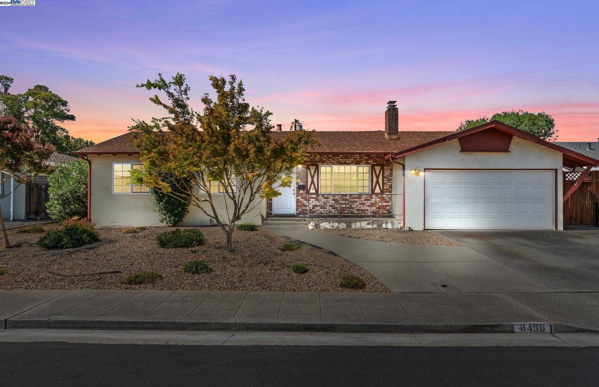 Neighborhood Neighborhood-30