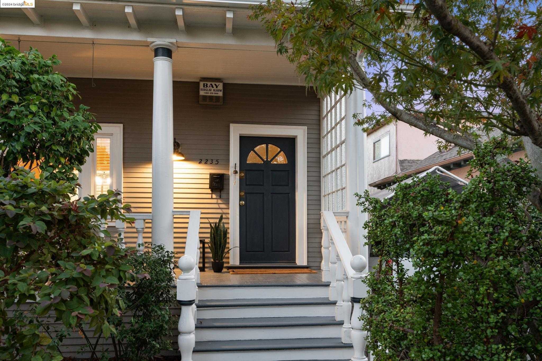 Neighborhood Neighborhood-18