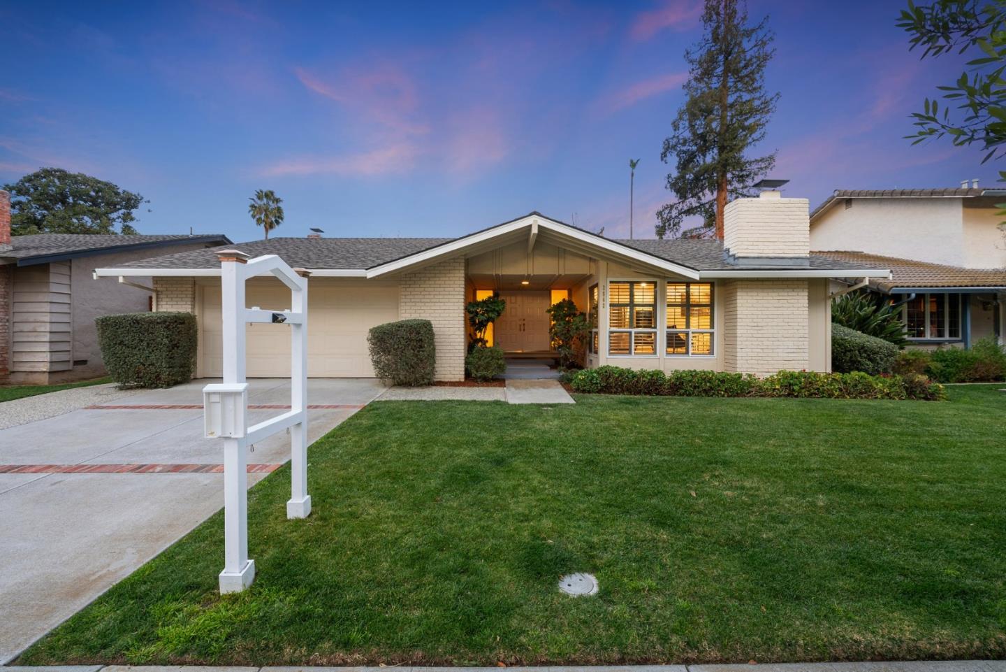 Neighborhood Neighborhood-115