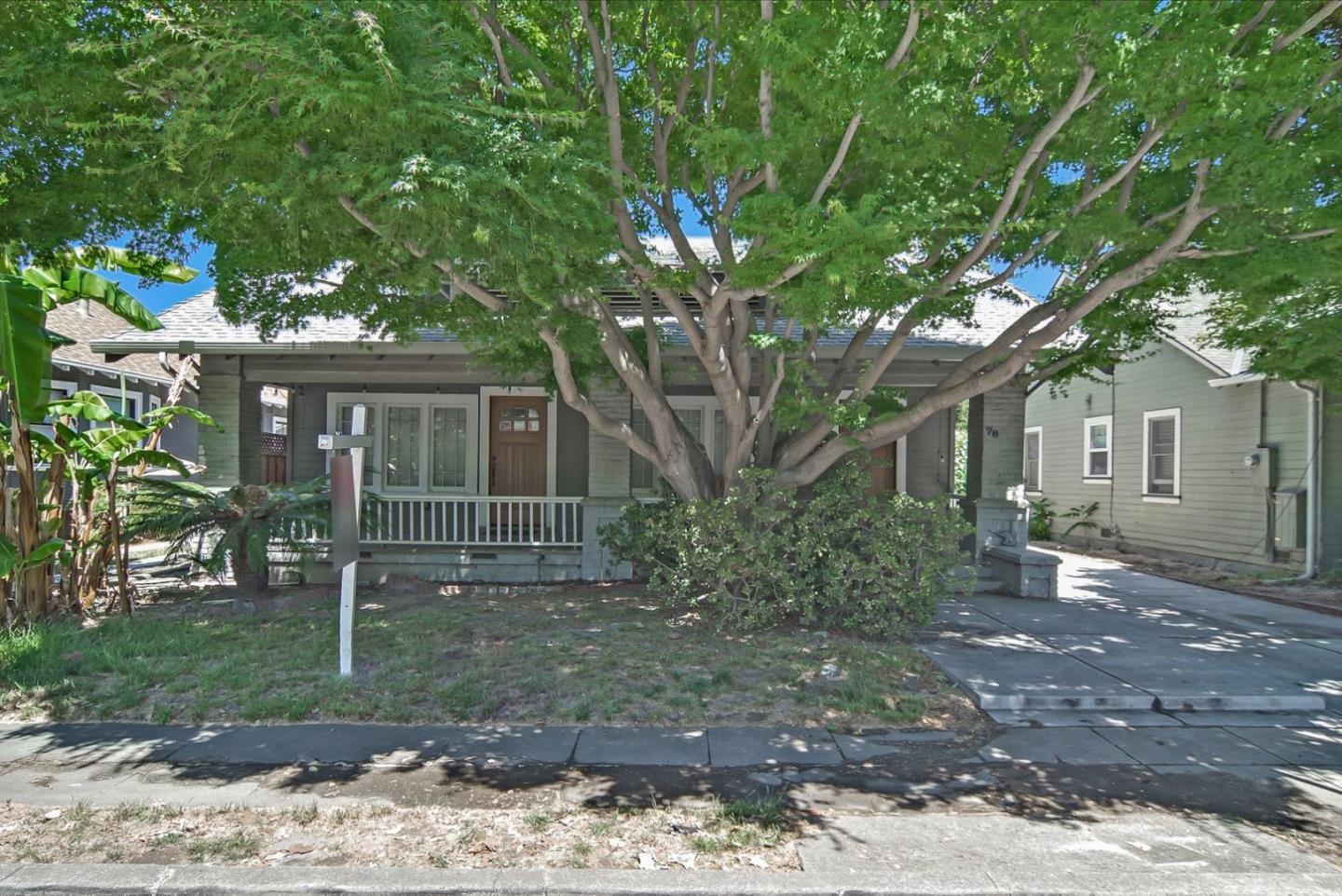 Neighborhood Neighborhood-74