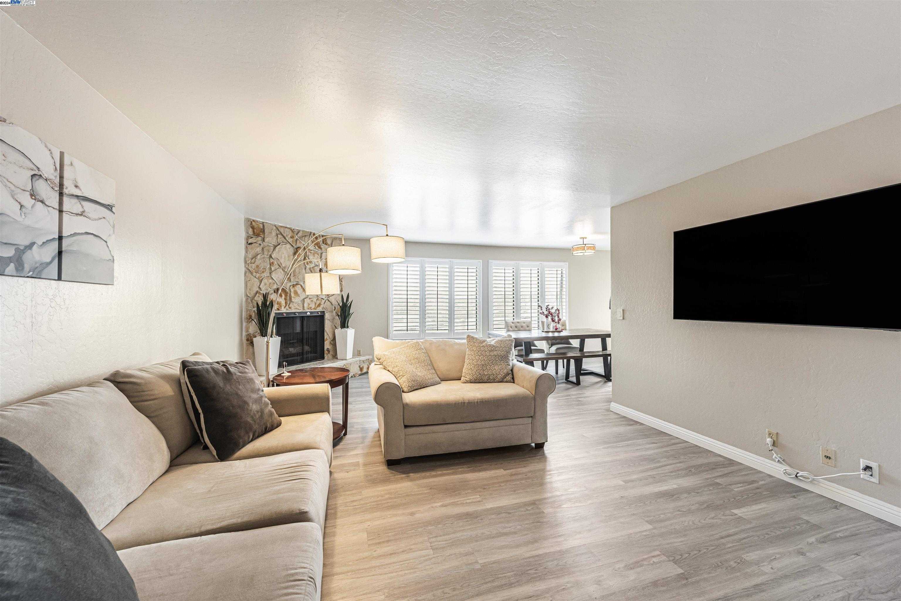 Neighborhood Neighborhood-4