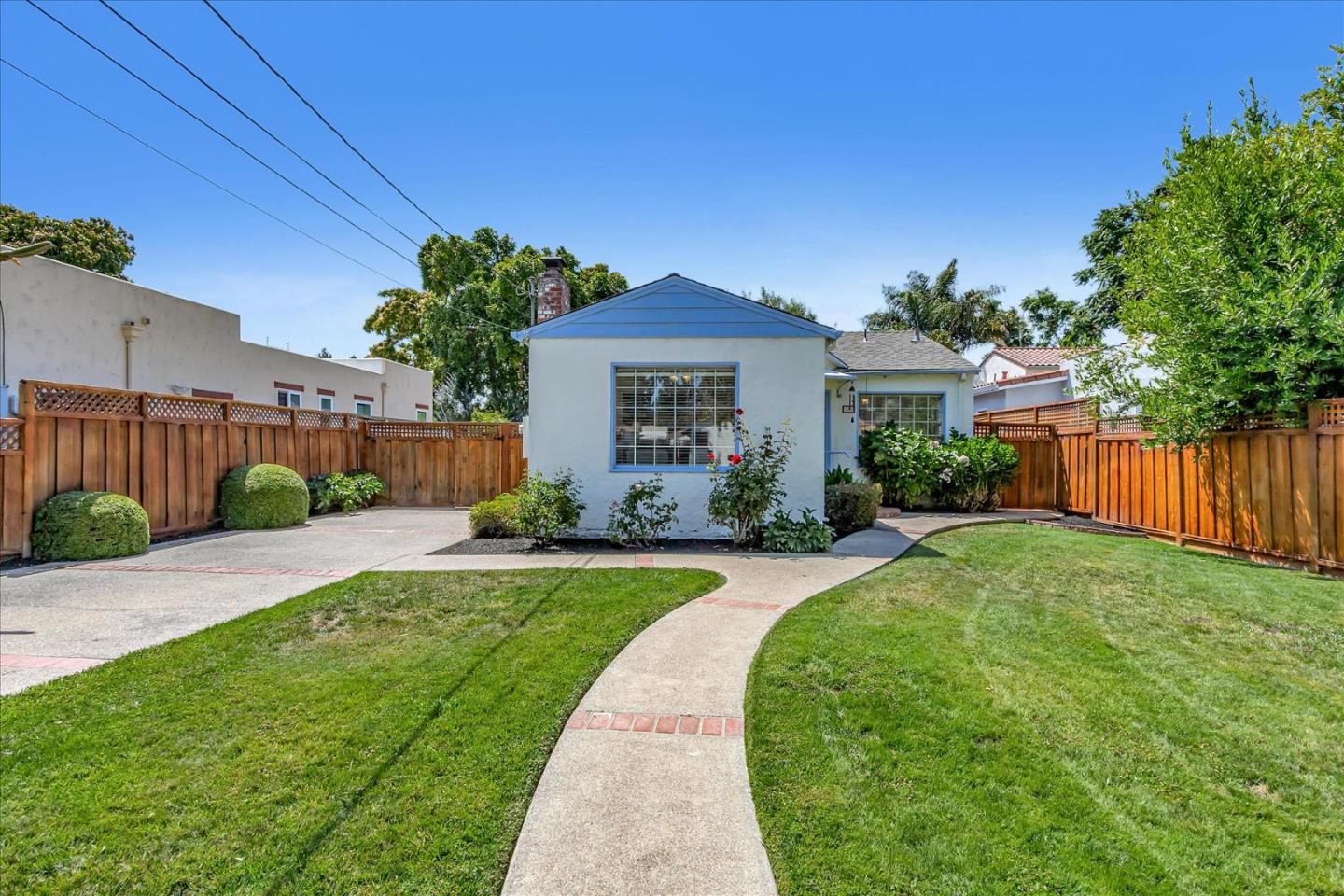 Neighborhood Neighborhood-4